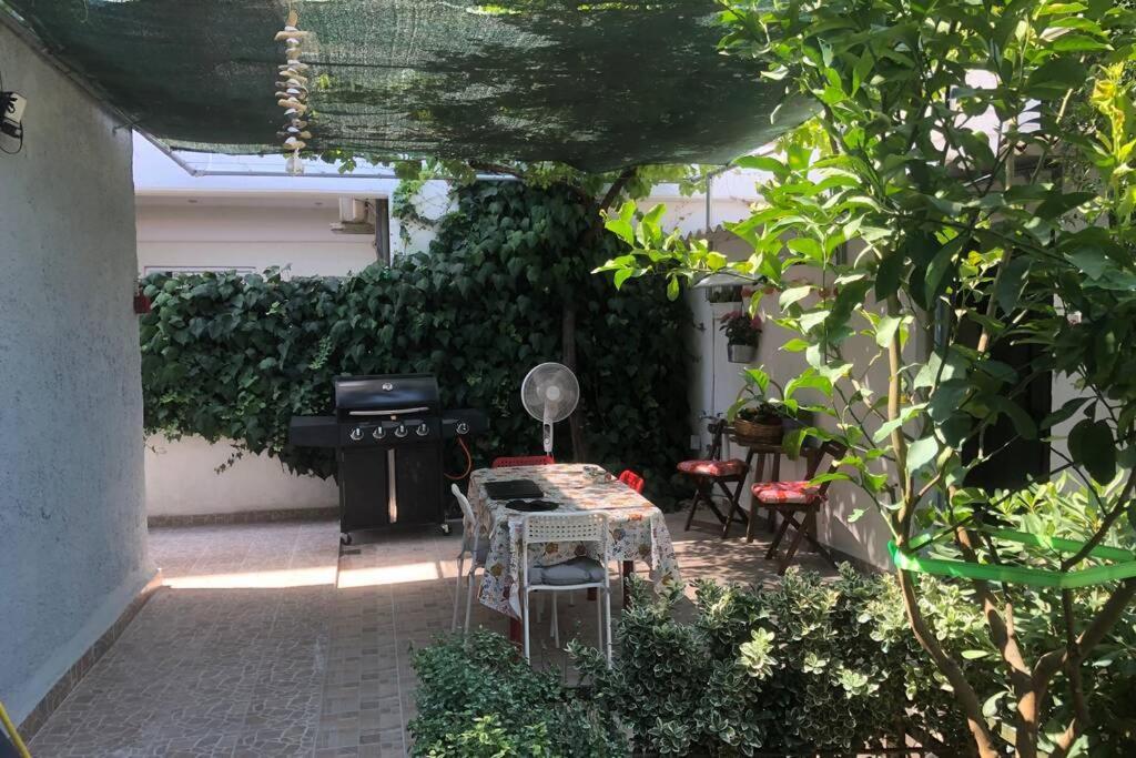 הוילה Mesolóngion Ανακαινισμενη Μονοκατοικια 125 Τμ Στο Κεντρο Με Κηπο מראה חיצוני תמונה